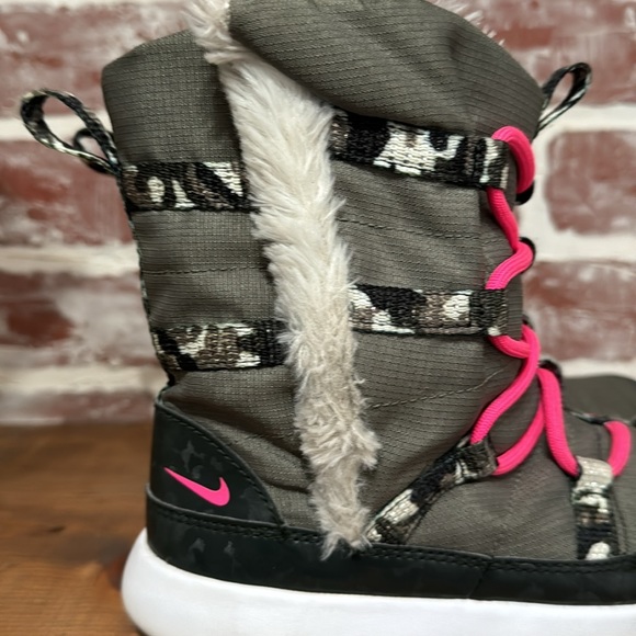 Nike Roshe Run Kids Hi Boots Sz13C - Picture 6 of 9